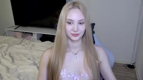 Laylla001 online show from March 3, 2026, 7:25 am