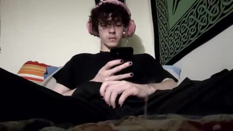 Stitch online show from February 27, 2025, 3:47 am