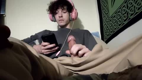 Stitch online show from March 5, 2025, 3:51 am