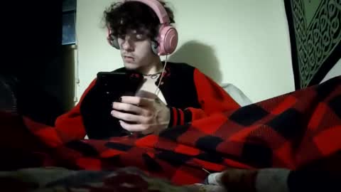 Stitch online show from March 7, 2025, 4:13 am