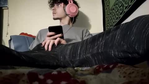 Stitch online show from March 9, 2025, 4:05 am