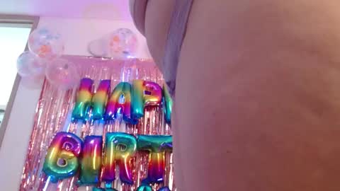 Snapshot of layna_cold chatting on February 14, 2026, 1:41 pm Vannessa online show from February 14, 2026, 1:41 pm