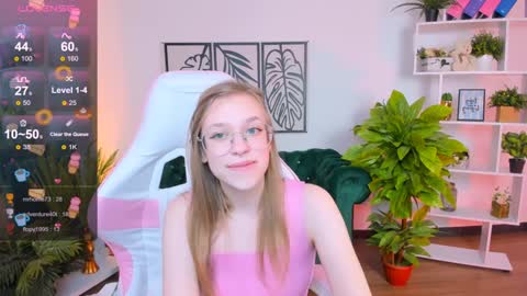 layriantavee online show from February 1, 2025, 2:02 pm