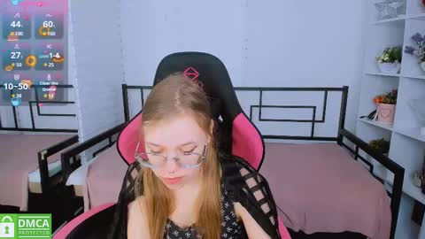 layriantavee online show from March 11, 2025, 7:26 am