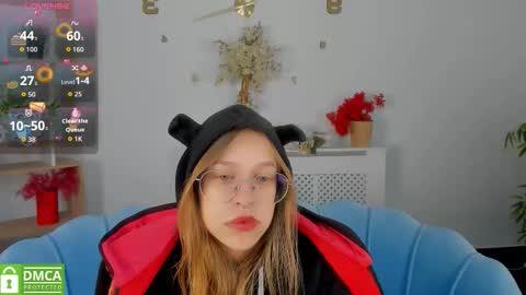 layriantavee online show from October 10, 2025, 6:34 am