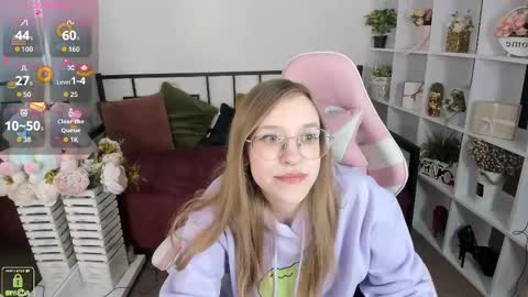 layriantavee online show from March 24, 2026, 7:13 am