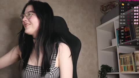 Snapshot of lazynut chatting on December 3, 2024, 4:58 am Lisa online show from December 3, 2024, 4:58 am