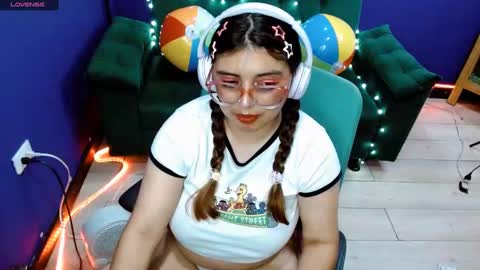 Snapshot of lcherryblossoml chatting on September 18, 2025, 5:15 pm lcherryblossoml online show from September 18, 2025, 5:15 pm