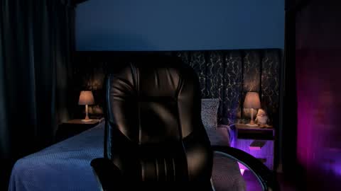 Lea Velle online show from December 18, 2025, 7:25 am