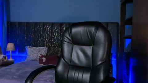 Lea Velle online show from April 18, 2026, 6:28 am