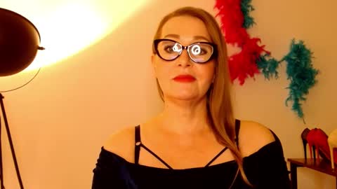 Snapshot of leadesire chatting on February 25, 2025, 3:05 pm LEA online show from February 25, 2025, 3:05 pm