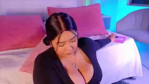 Snapshot of leah_bensoon chatting on September 10, 2025, 3:01 pm Leah online show from September 10, 2025, 3:01 pm