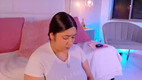 Snapshot of leah_bensoon chatting on September 13, 2025, 3:01 pm Leah online show from September 13, 2025, 3:01 pm