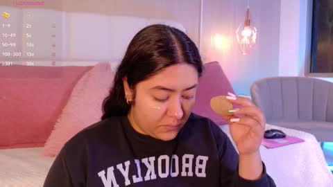 Snapshot of leah_bensoon chatting on September 27, 2025, 2:55 pm Leah online show from September 27, 2025, 2:55 pm