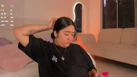 Snapshot of leah_bensoon chatting on October 22, 2025, 2:50 pm Leah online show from October 22, 2025, 2:50 pm