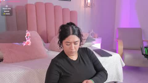 Snapshot of leah_bensoon chatting on December 4, 2025, 2:48 pm Leah online show from December 4, 2025, 2:48 pm