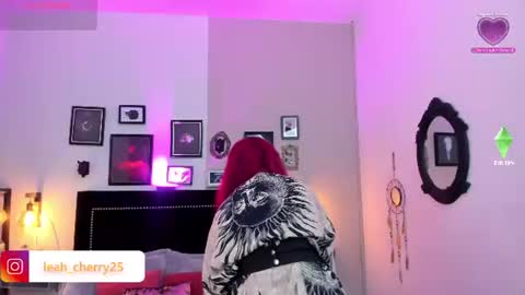 Snapshot of leah_cherry chatting on June 17, 2026, 9:16 pm Leah online show from June 17, 2026, 9:16 pm