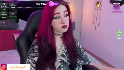 Snapshot of leah_cherry chatting on June 19, 2026, 10:24 pm Leah online show from June 19, 2026, 10:24 pm