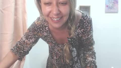 leah_susman online show from February 20, 2025, 2:29 am