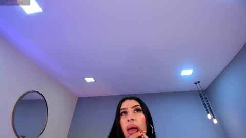 leahlombardi_ online show from December 4, 2025, 3:16 am