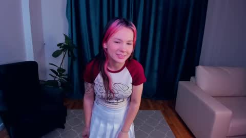 Luna online show from April 7, 2026, 4:07 pm