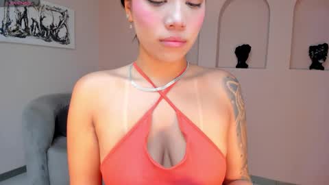 leahnovac online show from October 31, 2025, 11:11 am