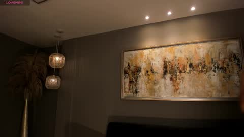 leahnovac online show from December 3, 2025, 11:08 am