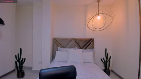 leahnovac online show from December 19, 2025, 2:02 pm