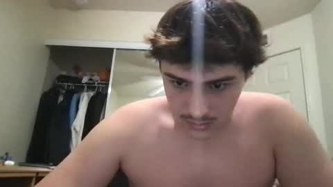 Snapshot of leakyboy9 chatting on November 11, 2025, 5:07 am Leaky Boy online show from November 11, 2025, 5:07 am