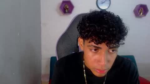 leam_1 online show from November 21, 2025, 9:13 pm