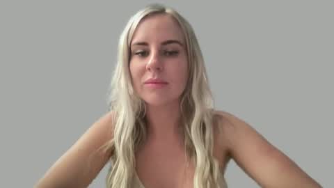 Snapshot of leannaxox chatting on January 21, 2025, 8:30 am Leanna online show from January 21, 2025, 8:30 am