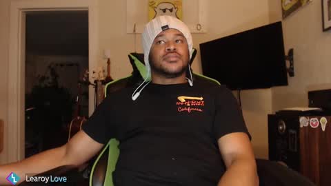 Snapshot of learoy chatting on December 8, 2024, 6:01 am Learoy online show from December 8, 2024, 6:01 am