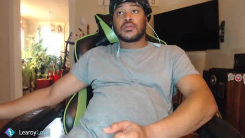 Snapshot of learoy chatting on December 15, 2024, 11:31 pm Learoy online show from December 15, 2024, 11:31 pm