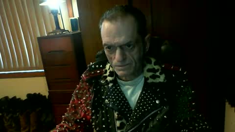 Snapshot of leathergreaser chatting on June 22, 2026, 9:45 pm leathergreaser online show from June 22, 2026, 9:45 pm