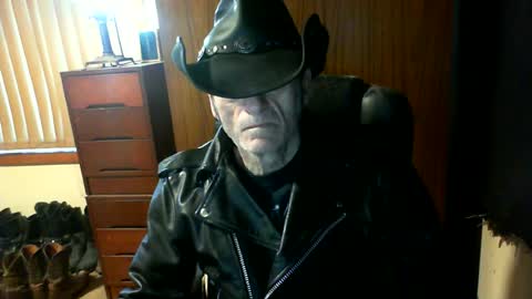 Snapshot of leathergreaser chatting on July 12, 2026, 9:28 pm leathergreaser online show from July 12, 2026, 9:28 pm