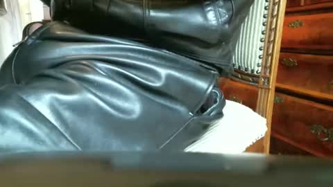 Leathermotocross online show from December 14, 2024, 1:59 pm