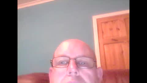 leatherpants68 online show from September 25, 2025, 8:34 pm