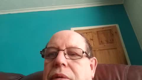 leatherpants68 online show from April 6, 2026, 2:51 pm