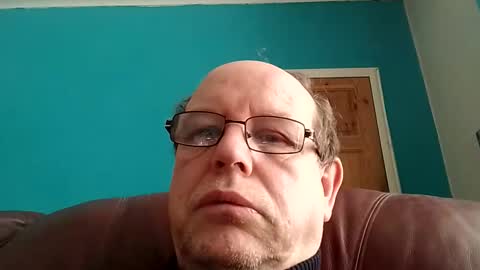 leatherpants68 online show from April 13, 2026, 8:31 am