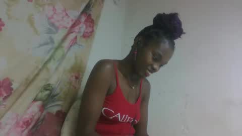 Snapshot of leatiana chatting on April 2, 2026, 7:06 am leatiana online show from April 2, 2026, 7:06 am