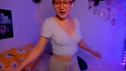 Ellie online show from November 16, 2025, 5:24 am