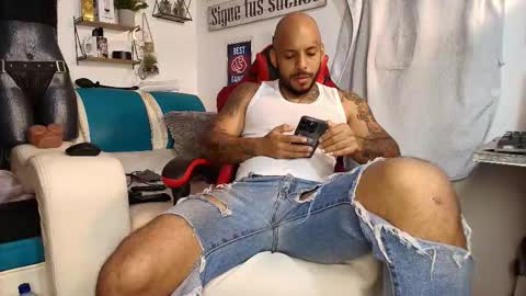 Snapshot of leenar_key chatting on December 20, 2025, 12:45 pm leenar_key online show from December 20, 2025, 12:45 pm