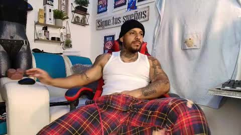 Snapshot of leenar_key chatting on December 22, 2025, 12:57 pm leenar_key online show from December 22, 2025, 12:57 pm