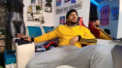 Snapshot of leenar_key chatting on January 8, 2026, 9:33 am leenar_key online show from January 8, 2026, 9:33 am