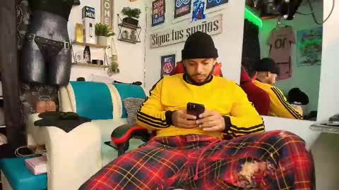 Snapshot of leenar_key chatting on February 4, 2026, 10:32 am leenar_key online show from February 4, 2026, 10:32 am