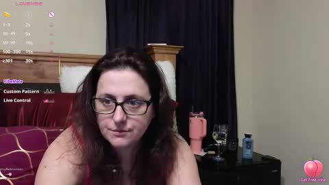 Snapshot of leesa__ chatting on February 9, 2026, 3:43 am Leesa online show from February 9, 2026, 3:43 am
