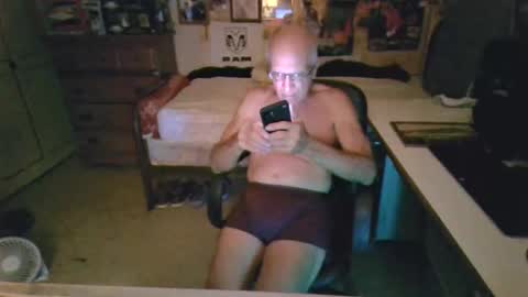 leezamm1132 online show from May 5, 2026, 2:52 am