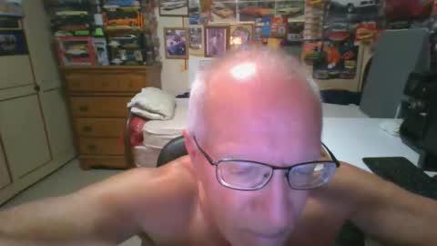 leezamm1132 online show from May 12, 2026, 2:30 am