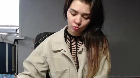 Snapshot of legenda_liya chatting on November 10, 2025, 8:13 am Liya online show from November 10, 2025, 8:13 am