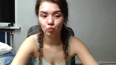 Snapshot of legenda_liya chatting on November 15, 2025, 2:35 pm Liya online show from November 15, 2025, 2:35 pm